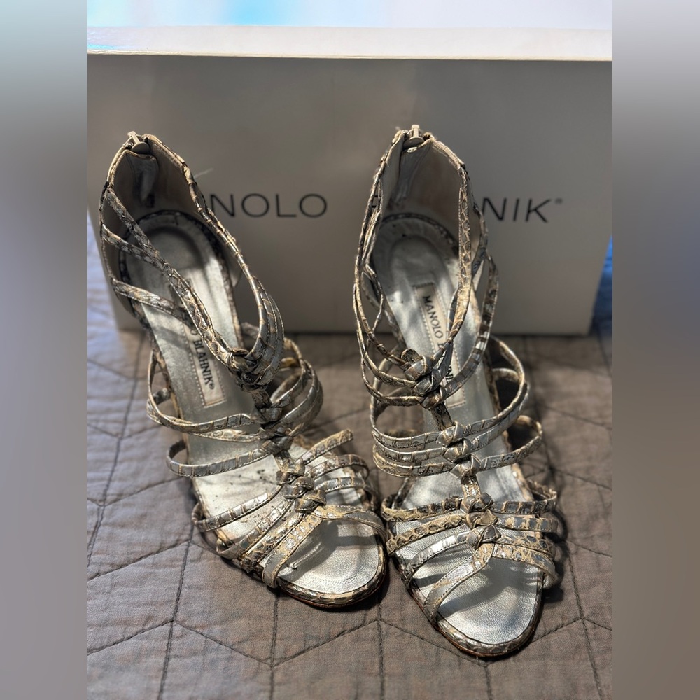 MANOLO BLAHNIK heels